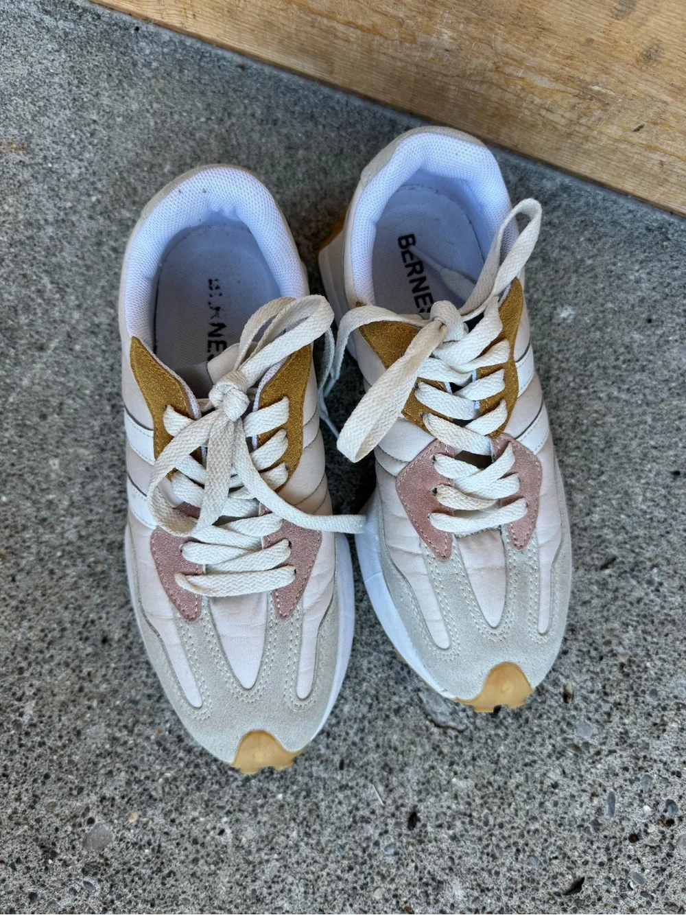 Berness | size 6 Women’s Neutral Tone Running Sneakers - Cream & Dusty Pink